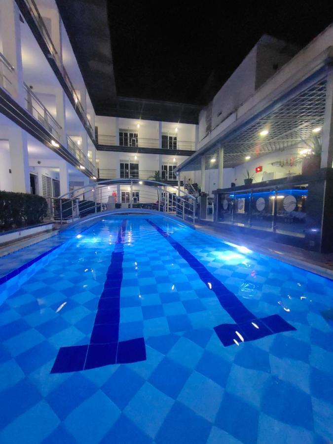 Confort Plaza Hotel فيلافيسينسيو المظهر الخارجي الصورة