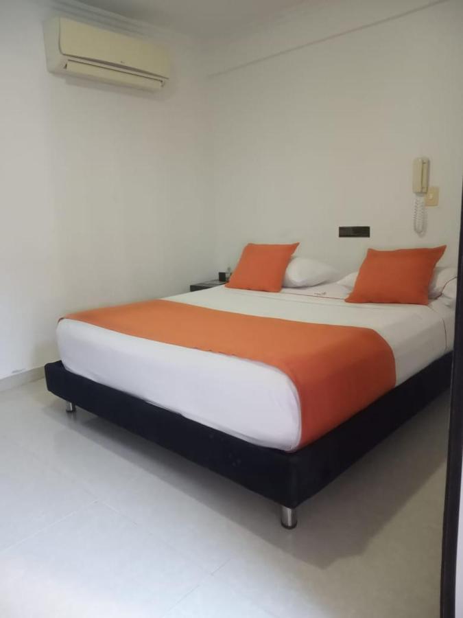 Confort Plaza Hotel فيلافيسينسيو المظهر الخارجي الصورة